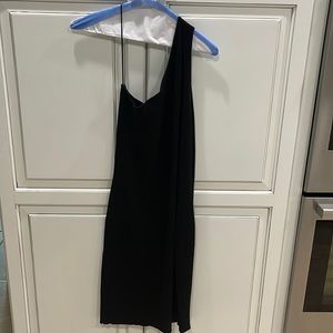 Size Large, NWT house of Harlow black one shoulder dress